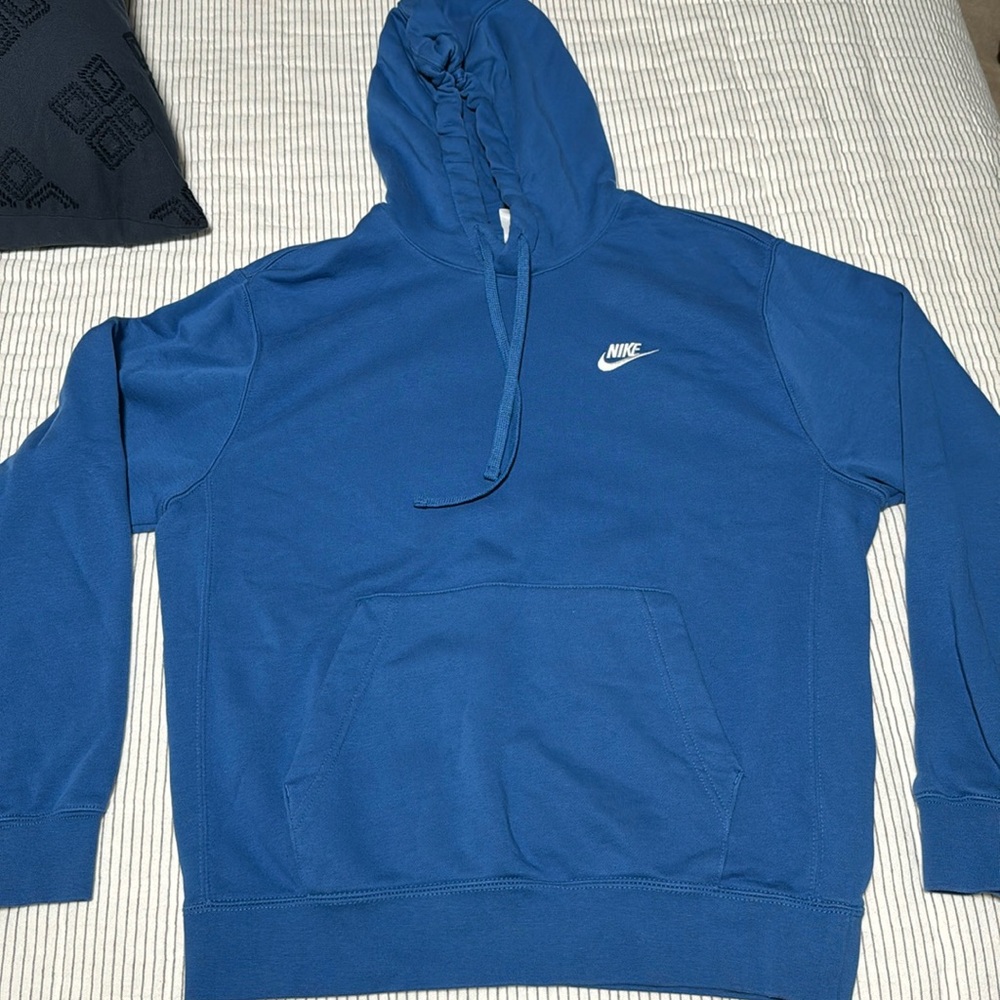Blue Nike Hoodie Size:M. Worn once.